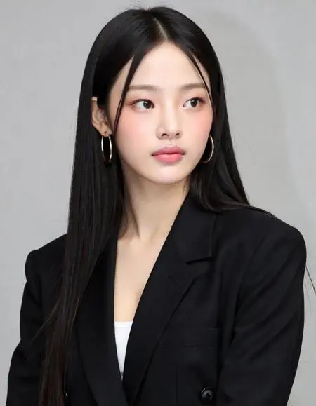 Portrait Photography,Girl,Physical/Facial feature,LoRA,FLUX.1