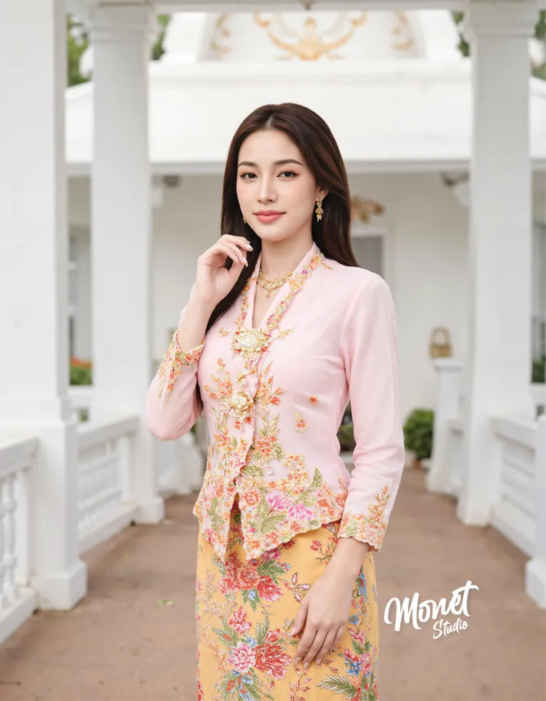 Portrait Photography,Girl,Physical/Facial feature,LoRA,FLUX.1