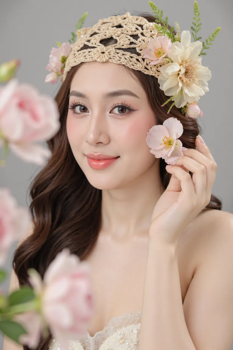 Portrait Photography,Girl,Physical/Facial feature,LoRA,FLUX.1