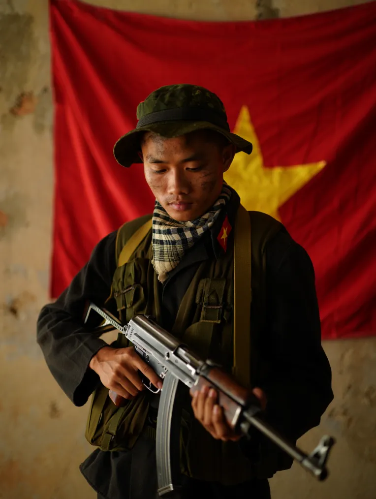 Portrait Photography,Boy,Physical/Facial feature,LoRA,FLUX.1