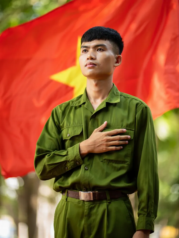 Portrait Photography,Boy,Physical/Facial feature,LoRA,FLUX.1