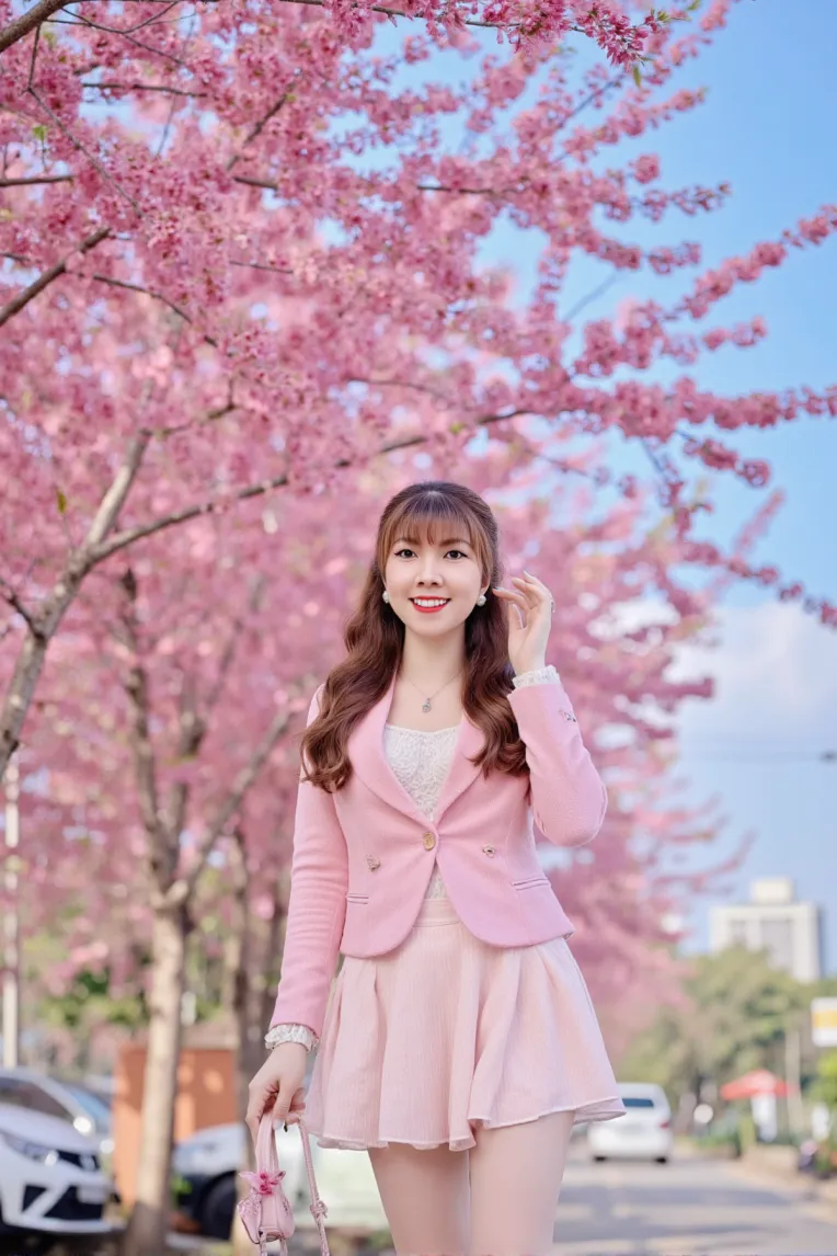 Portrait Photography,Girl,Physical/Facial feature,LoRA,FLUX.1