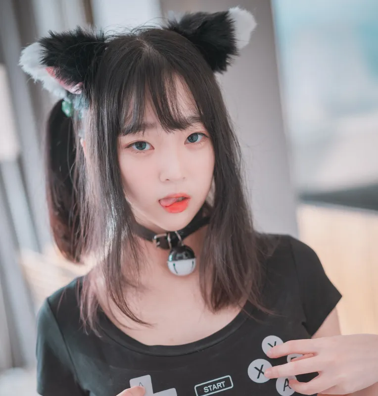 Portrait Photography,Girl,Physical/Facial feature,LoRA,FLUX.1