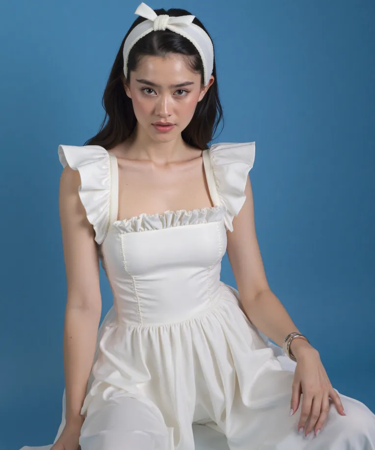 Street Photography,Girl,Physical/Facial feature,Checkpoint,FLUX.1