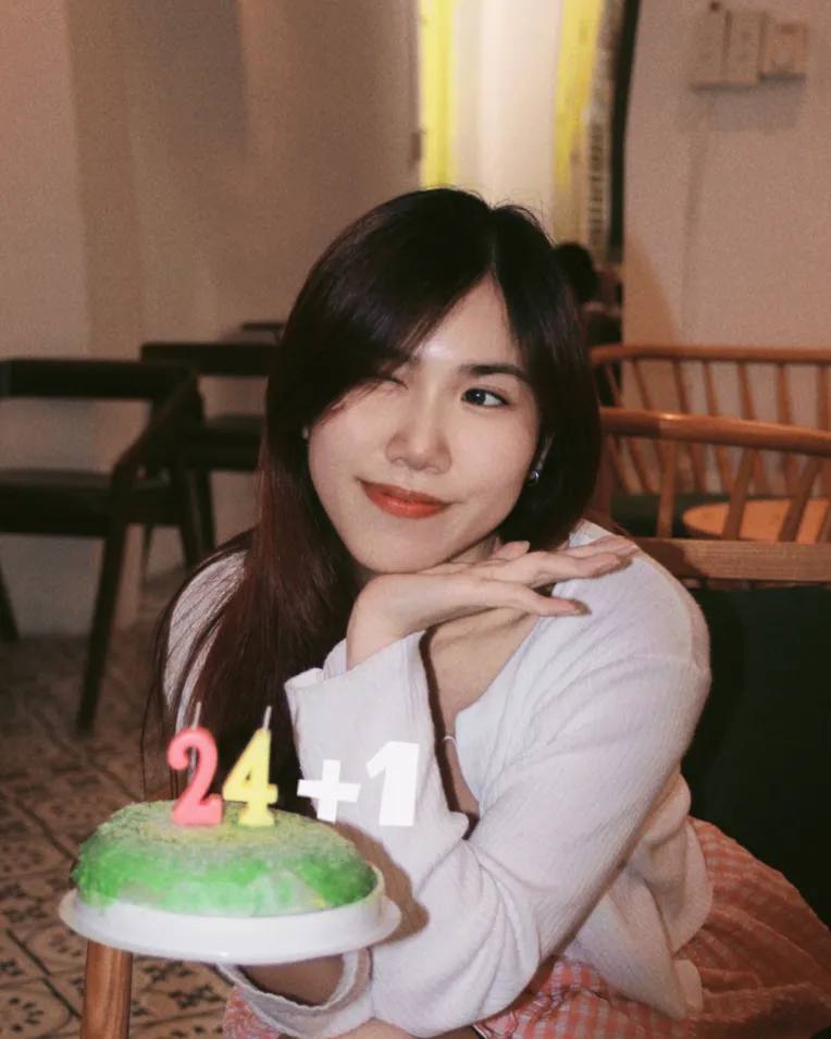 Portrait Photography,Girl,Physical/Facial feature,LoRA,FLUX.1