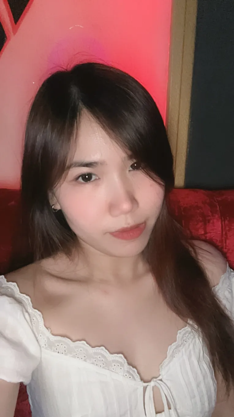 Portrait Photography,Girl,Physical/Facial feature,LoRA,FLUX.1