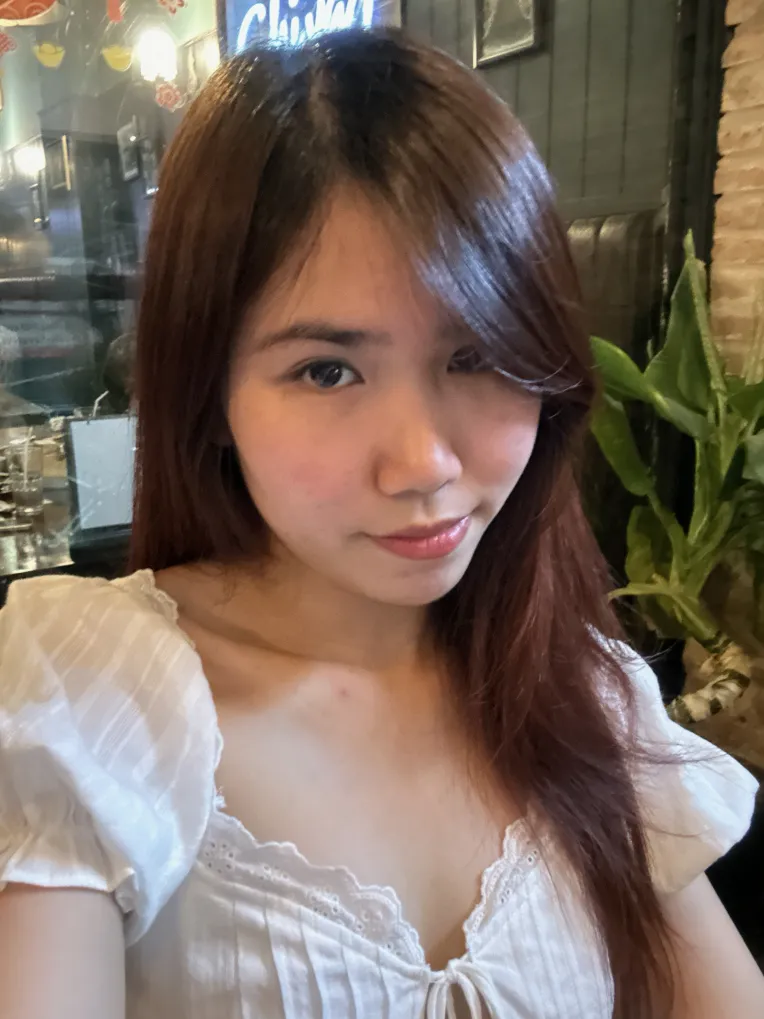 Portrait Photography,Girl,Physical/Facial feature,LoRA,FLUX.1