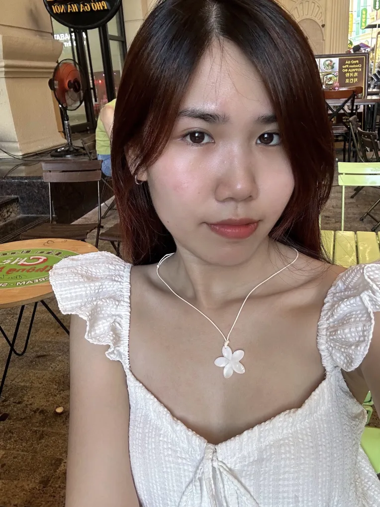 Portrait Photography,Girl,Physical/Facial feature,LoRA,FLUX.1