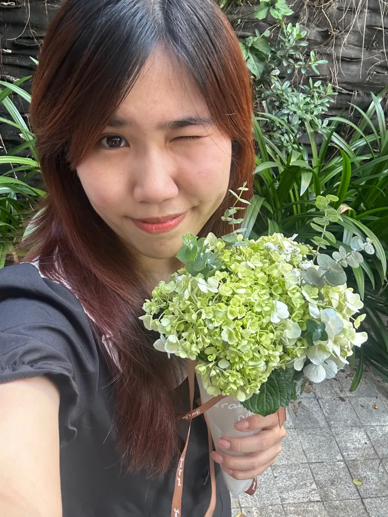 Portrait Photography,Girl,Physical/Facial feature,LoRA,FLUX.1