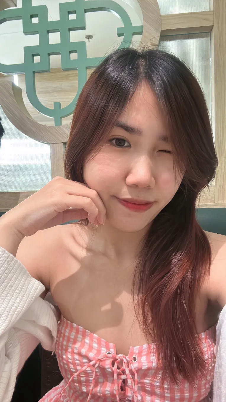 Portrait Photography,Girl,Physical/Facial feature,LoRA,FLUX.1