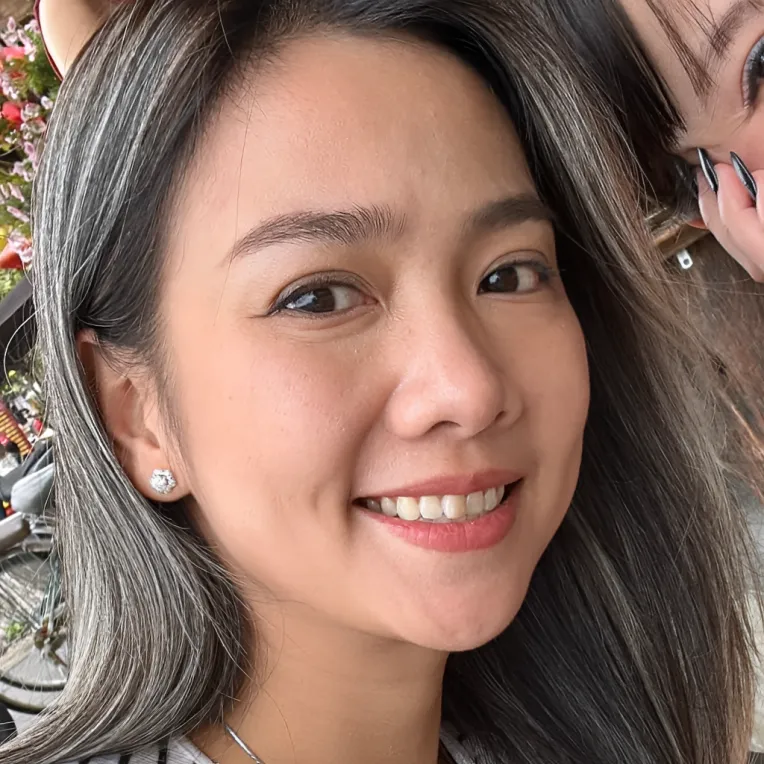 Portrait Photography,Girl,Physical/Facial feature,LoRA,FLUX.1