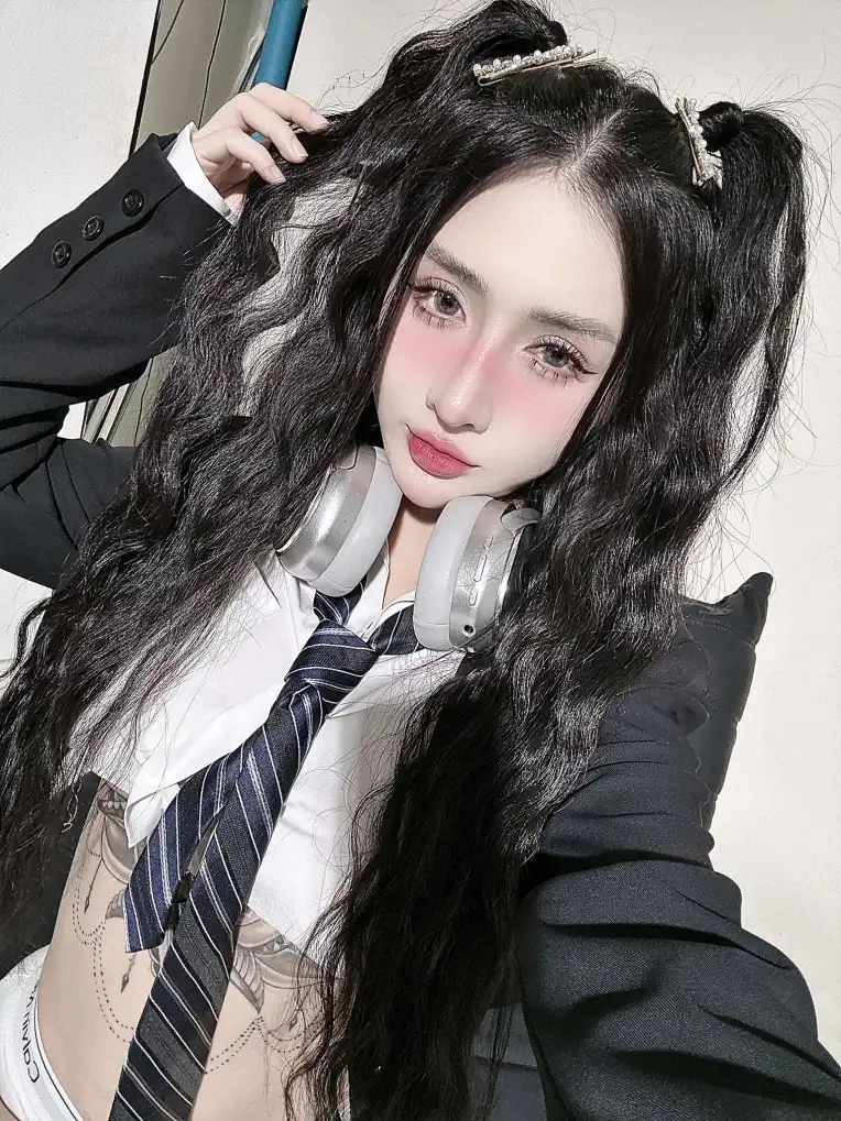 Portrait Photography,Girl,Object Enhance,LoRA,FLUX.1