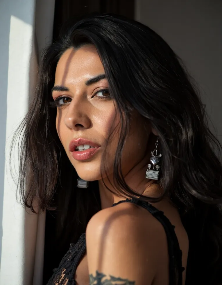 Portrait Photography,Girl,Physical/Facial feature,LoRA,FLUX.1