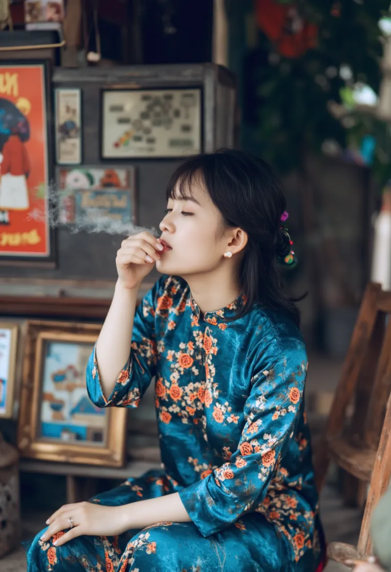 Realistic,Fashion & Makeup,Girl,LoRA,FLUX.1