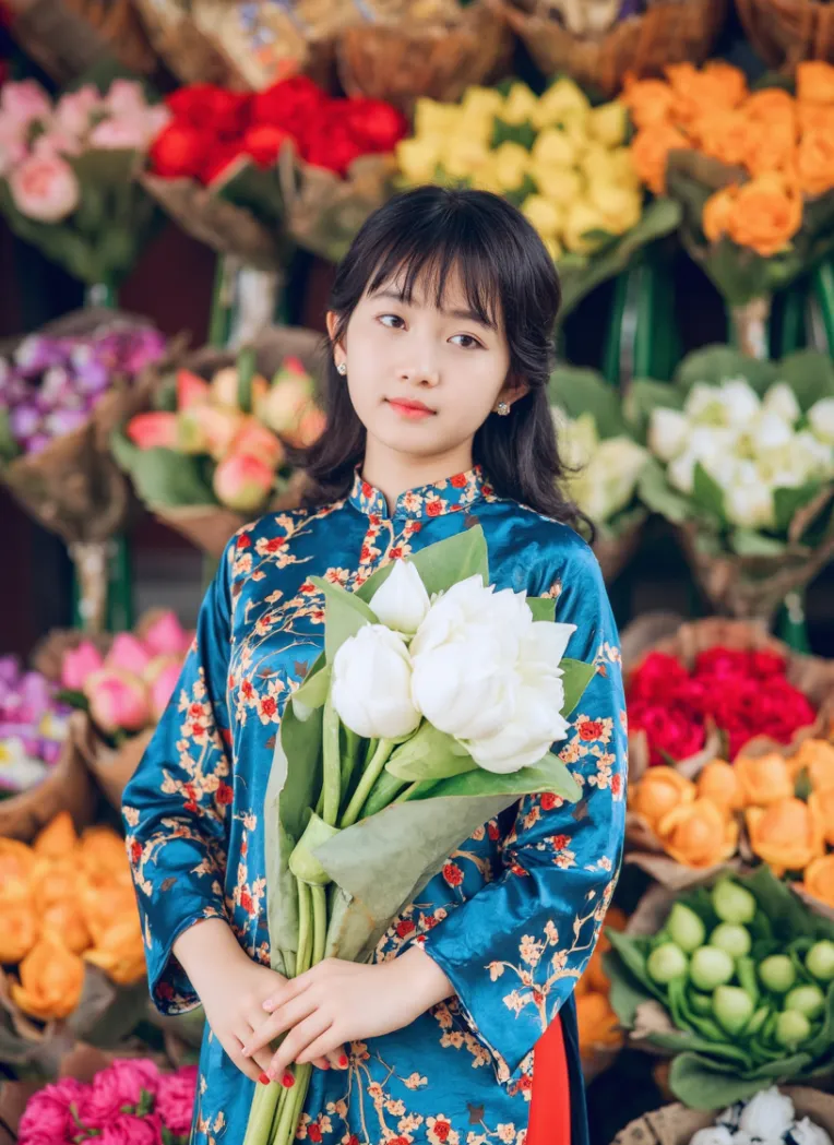 Realistic,Fashion & Makeup,Girl,LoRA,FLUX.1