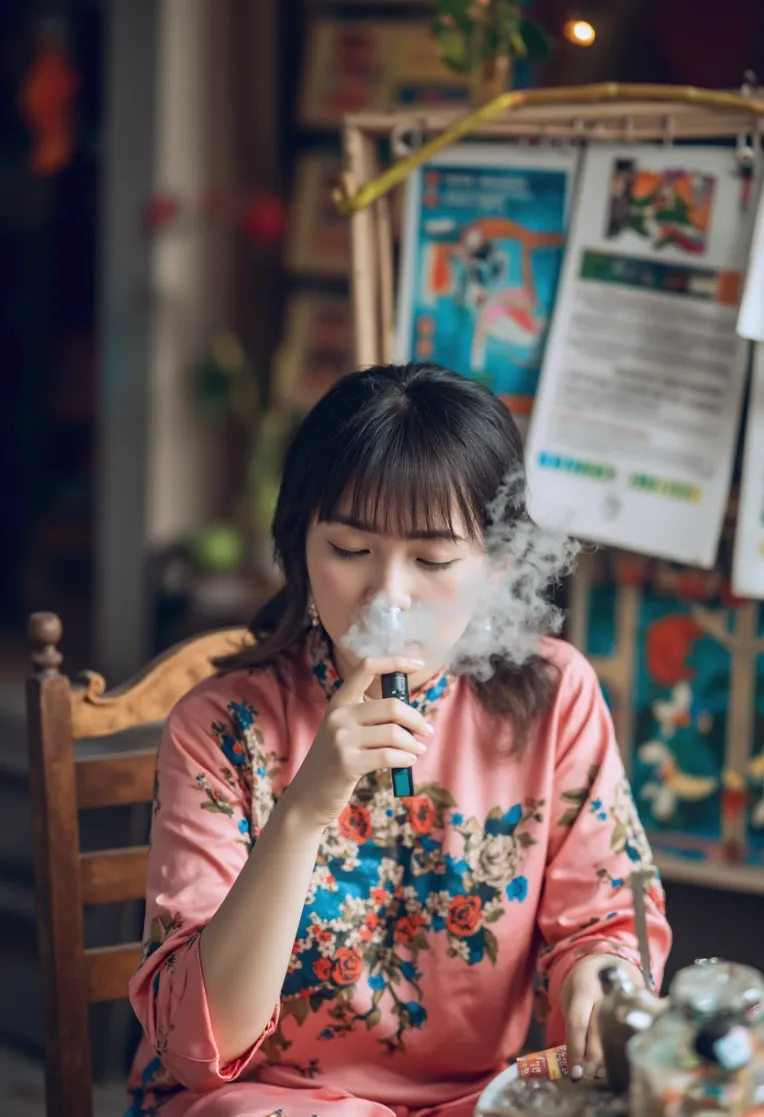 Realistic,Fashion & Makeup,Girl,LoRA,FLUX.1