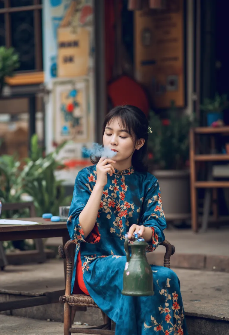 Realistic,Fashion & Makeup,Girl,LoRA,FLUX.1