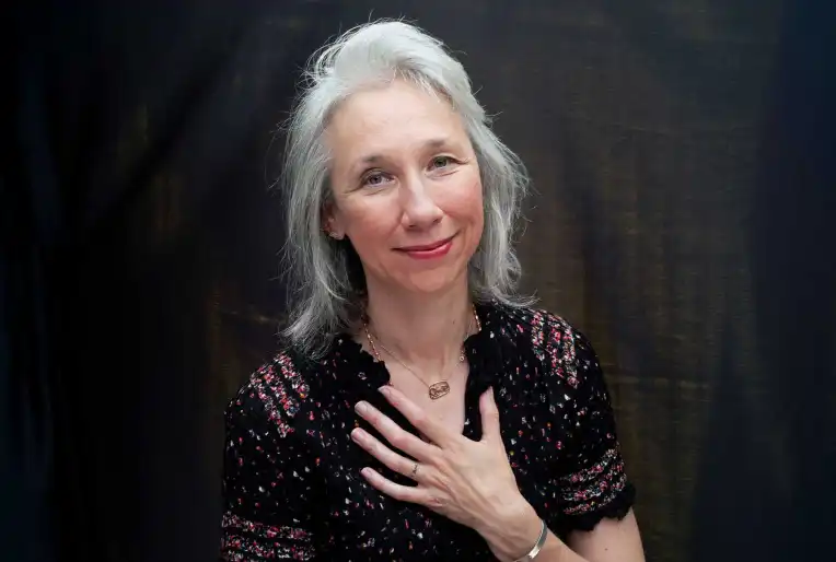 Portrait Photography,Girl,Object Enhance,LoRA,FLUX.1