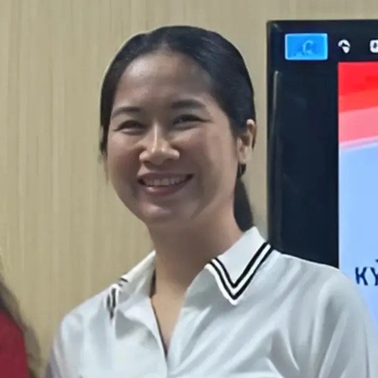 Portrait Photography,Girl,Physical/Facial feature,LoRA,FLUX.1