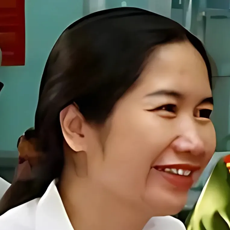 Portrait Photography,Girl,Physical/Facial feature,LoRA,FLUX.1