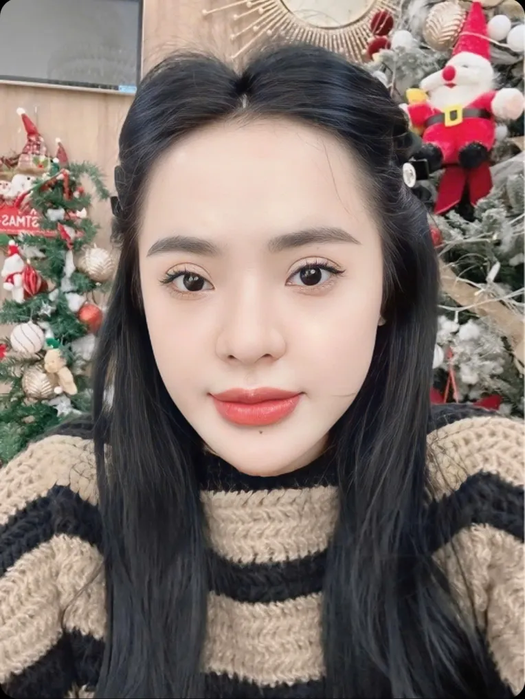 Portrait Photography,Girl,Object Enhance,LoRA,FLUX.1