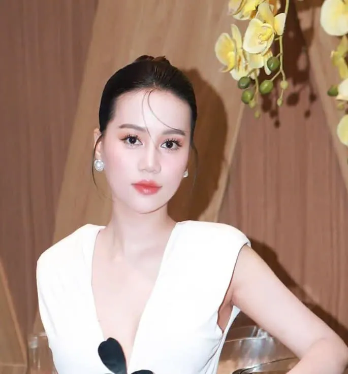 Portrait Photography,Girl,Style Boost,LoRA,FLUX.1