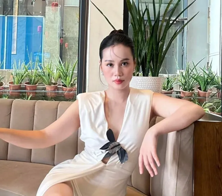 Portrait Photography,Girl,Style Boost,LoRA,FLUX.1