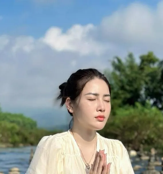 Portrait Photography,Girl,Style Boost,LoRA,FLUX.1