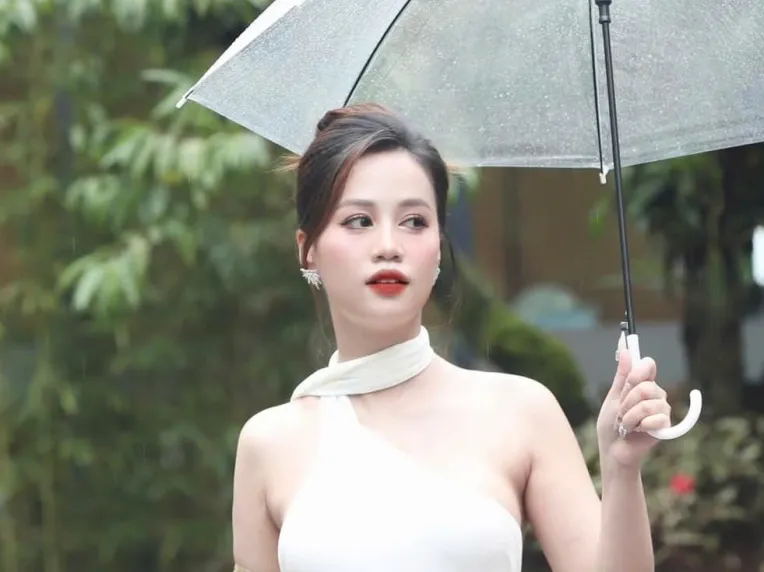 Portrait Photography,Girl,Style Boost,LoRA,FLUX.1