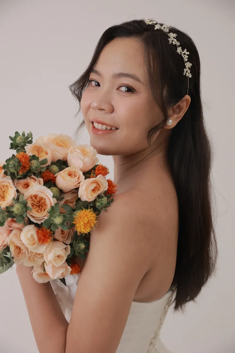 Portrait Photography,Girl,Physical/Facial feature,LoRA,FLUX.1