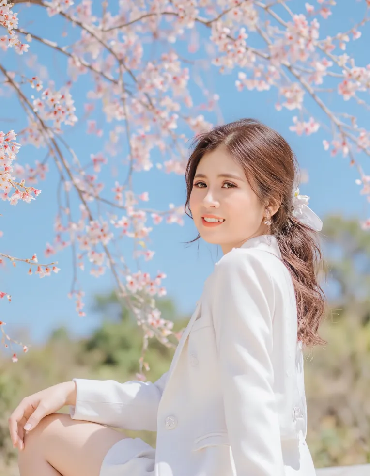 Portrait Photography,Girl,Style Boost,LoRA,FLUX.1