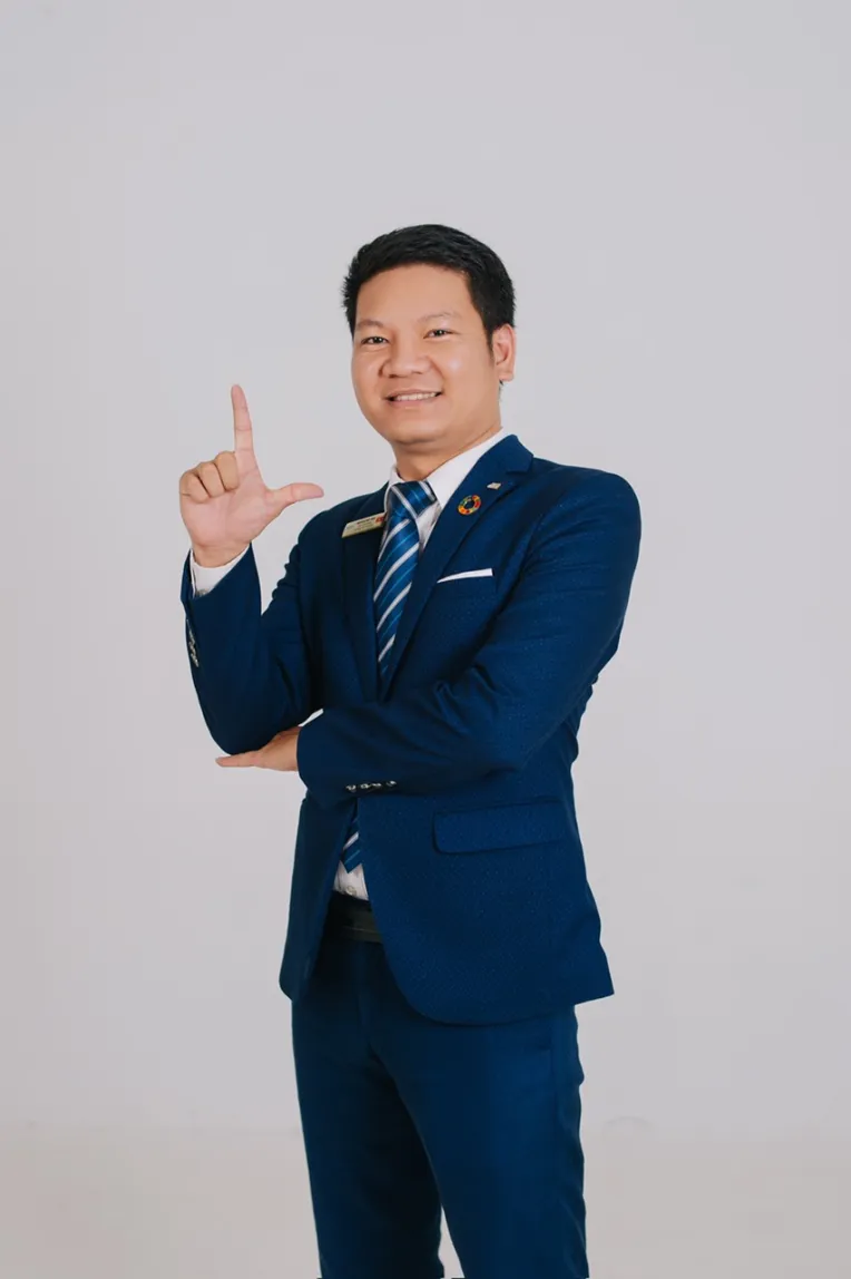 Portrait Photography,Boy,Character,LoRA,FLUX.1