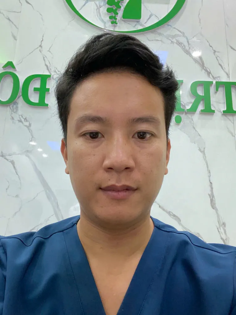 Portrait Photography,Boy,Physical/Facial feature,LoRA,FLUX.1