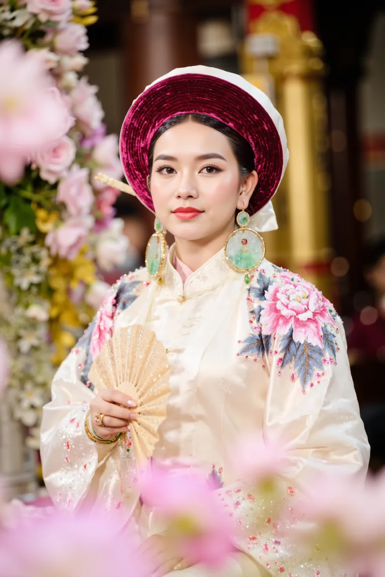 Portrait Photography,Girl,Object Enhance,LoRA,FLUX.1