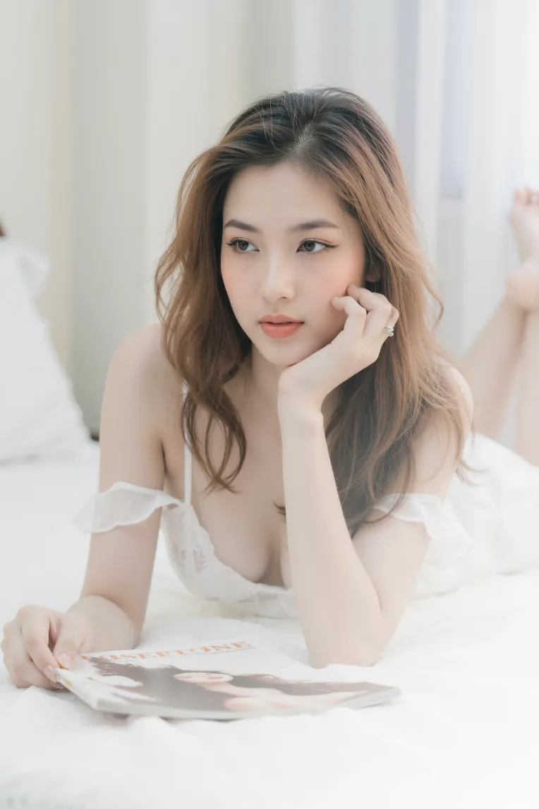 Realistic,Portrait Photography,Girl,LoRA,FLUX.1