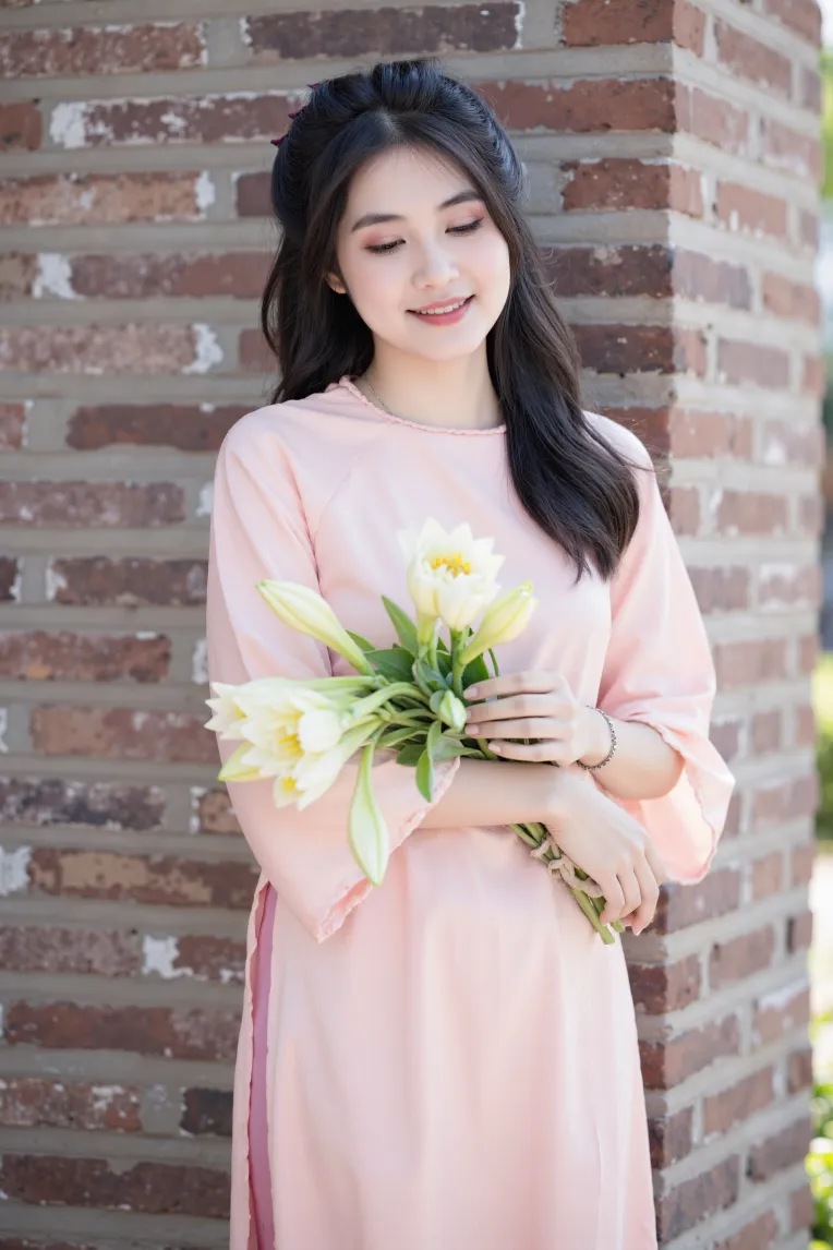 Portrait Photography,Girl,Object Enhance,LoRA,FLUX.1