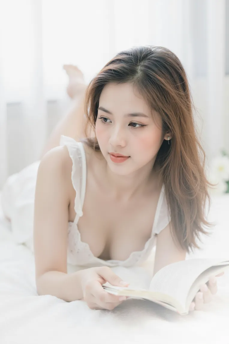 Realistic,Portrait Photography,Girl,LoRA,FLUX.1