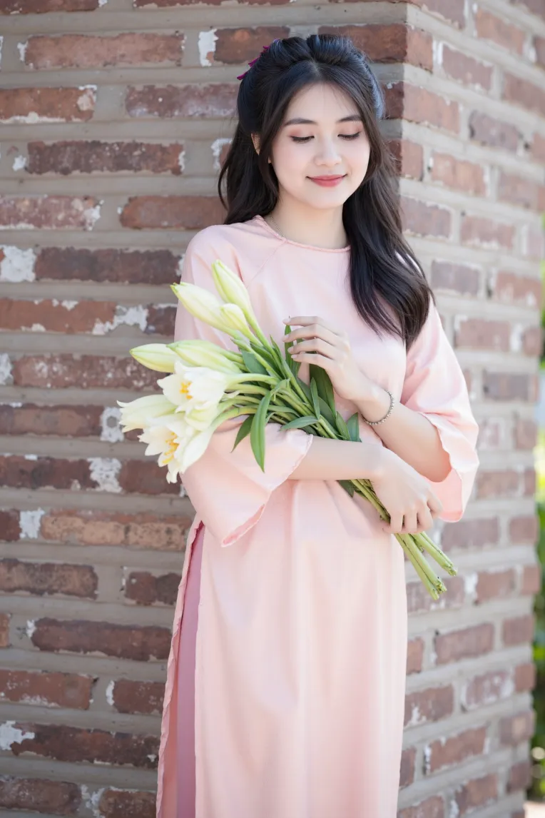 Portrait Photography,Girl,Object Enhance,LoRA,FLUX.1