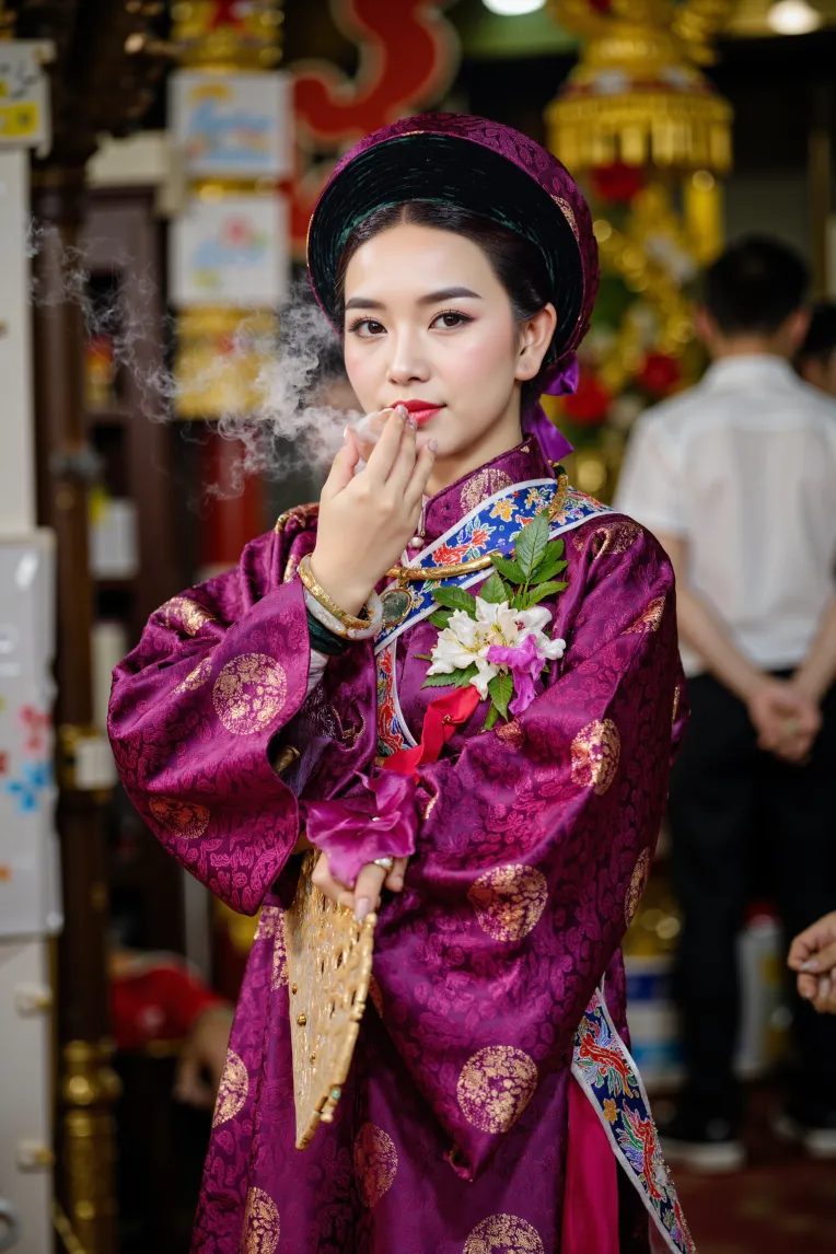 Portrait Photography,Girl,Object Enhance,LoRA,FLUX.1