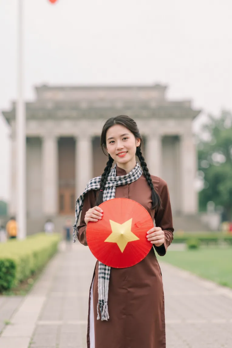 Portrait Photography,Girl,Object Enhance,LoRA,FLUX.1